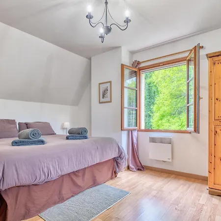 Holiday home Pet Friendly In *