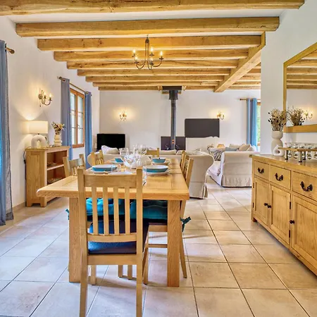 Pet Friendly In Tremolat