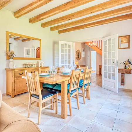 Gorgeous Home In Tremolat Сasa de vacaciones Trémolat